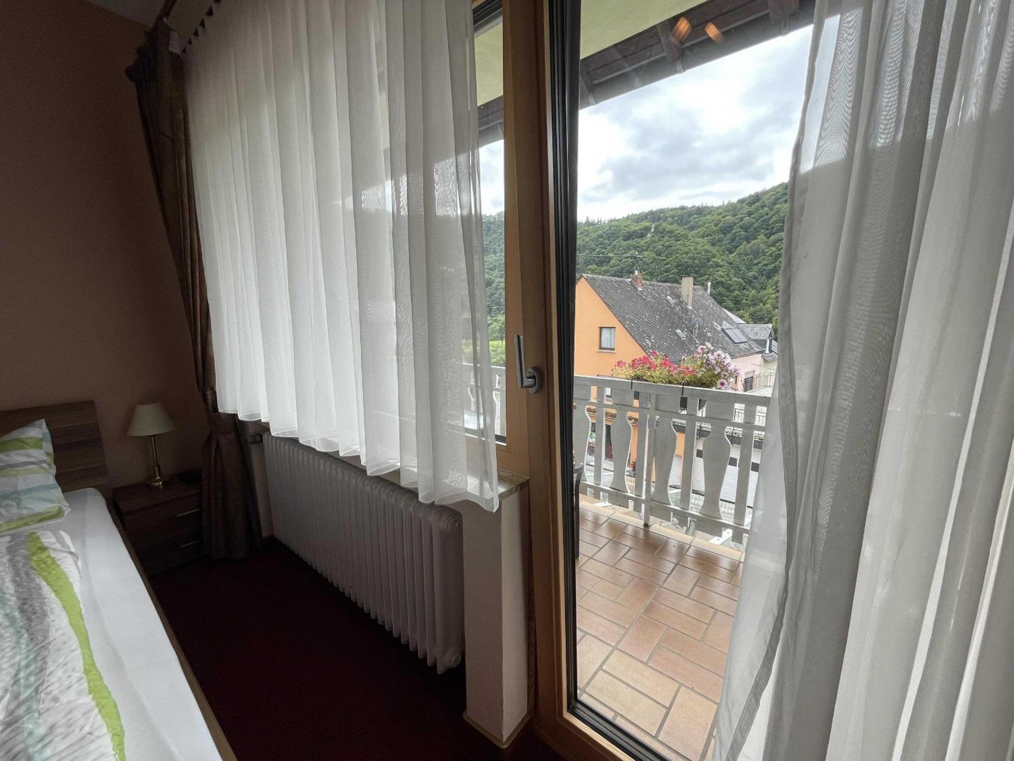 Hotel Zur Mosel Minheim Εξωτερικό φωτογραφία