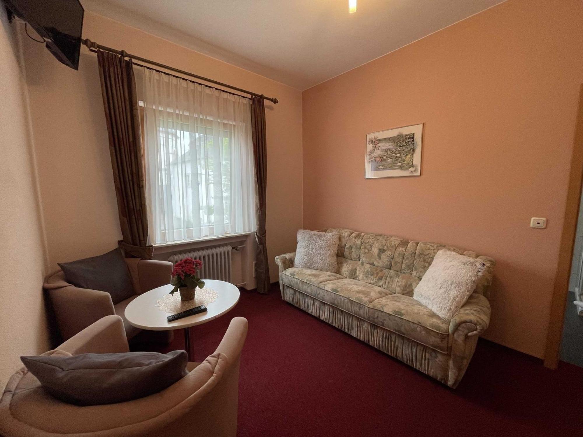Hotel Zur Mosel Minheim Εξωτερικό φωτογραφία