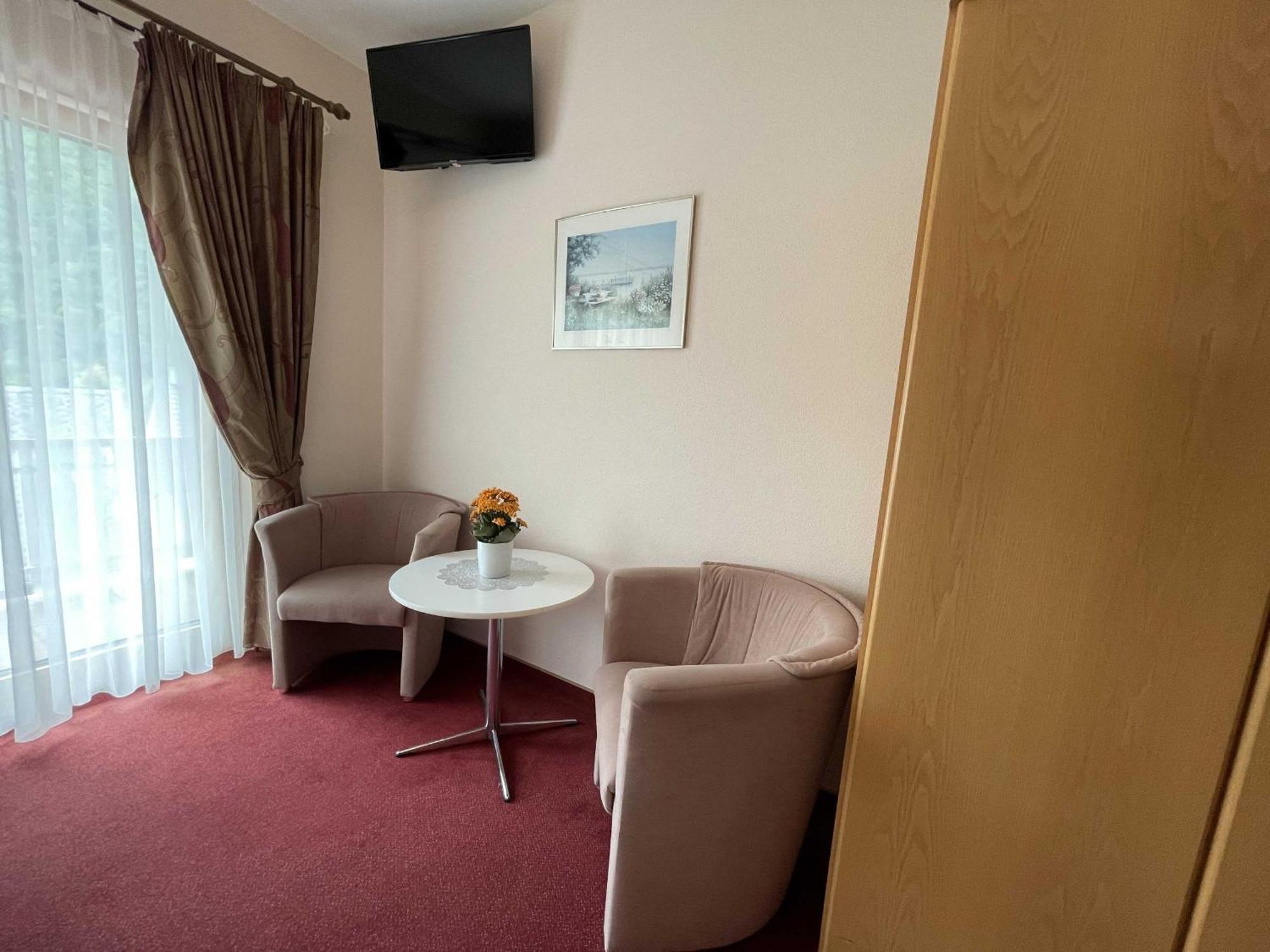 Hotel Zur Mosel Minheim Εξωτερικό φωτογραφία
