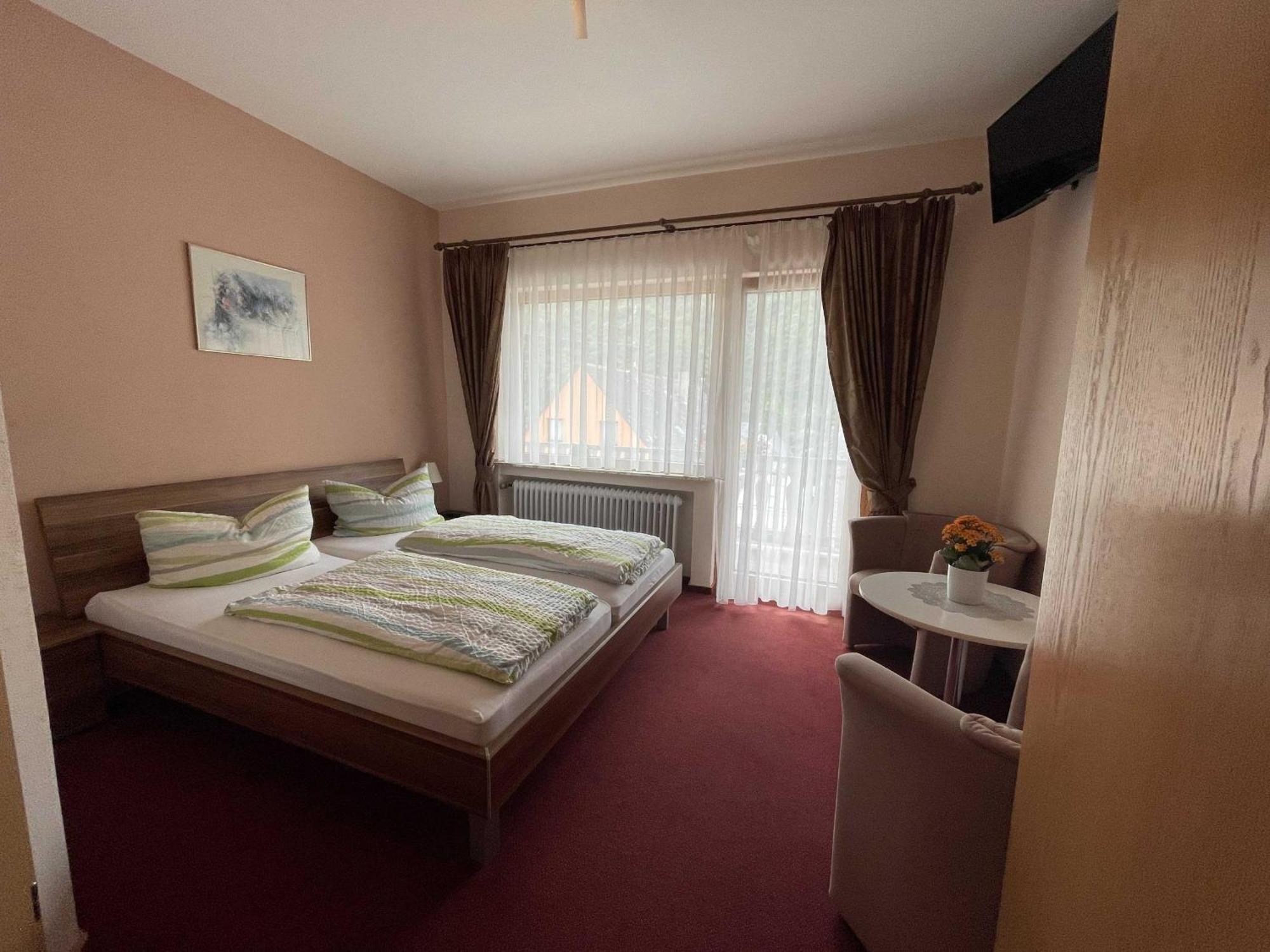 Hotel Zur Mosel Minheim Εξωτερικό φωτογραφία